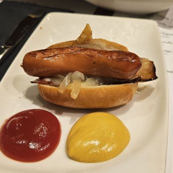 Ciutat Comtal - Mini hot dog - Tapas Bars Near Me - Barcelona, B