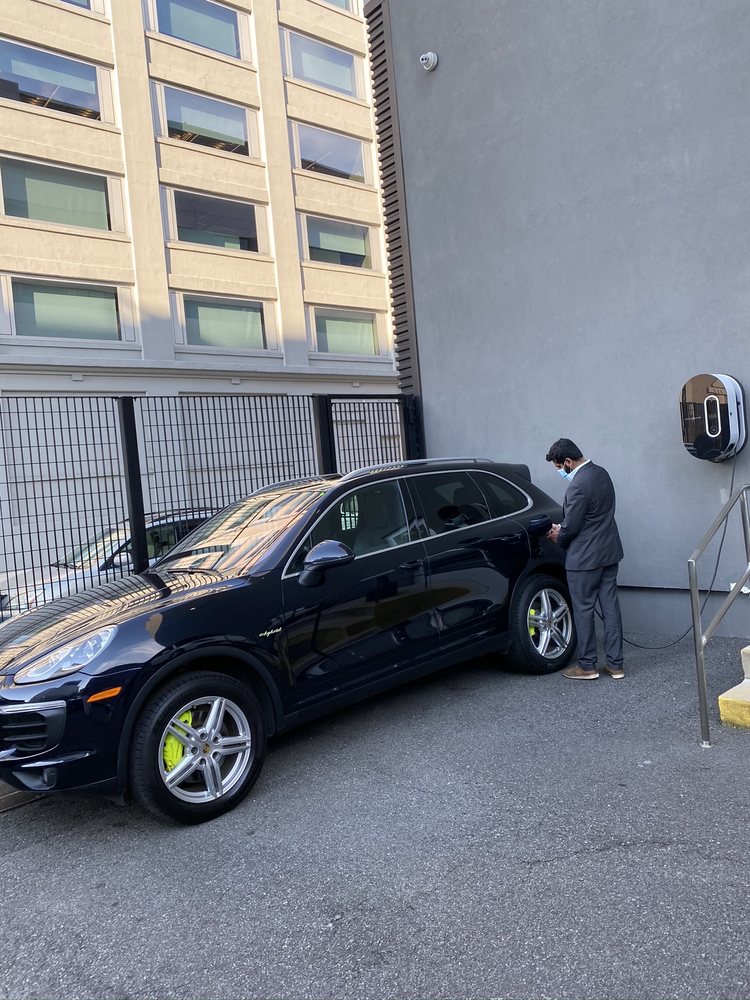 MANHATTAN MOTORCARS PORSCHE Updated August 2024 56 Photos & 79