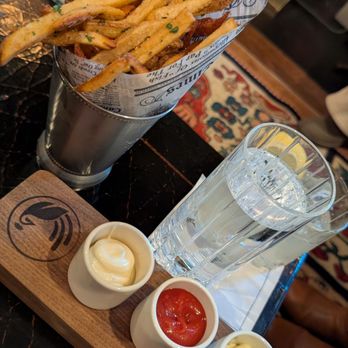 Flyleaf - Fries - Bookstores Near Me - Grosse Pointe Farms, Michigan