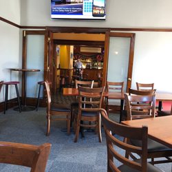 Clock & Oyster Gourmet Pizza & Restaurant - Still goes through to the Bar !