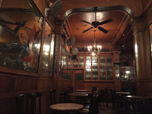 Bar Marsella by null
