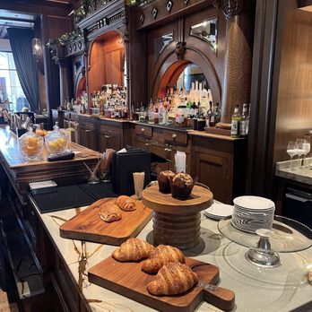 Bricks and Horses - Bar - Breakfast & Brunch Near Me - Fort Worth, Texas