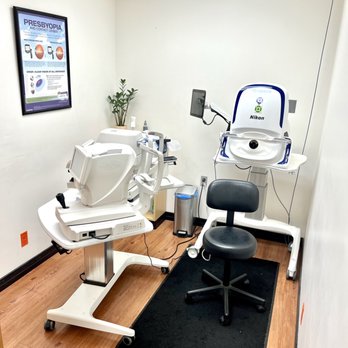 Julia Yeung Eyecare - Pre Testing Room - Optometrists Near Me - La Habra, California Julia Yeung Eyecare - Pre Testing Room - Optometrists Near Me - La Habra, California