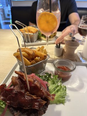 Restaurant Raadhuskælderen by null