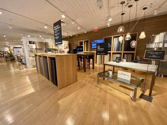 Crate & Barrel by null