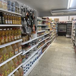 La Nueva Esperanza - Pasillos de la tienda