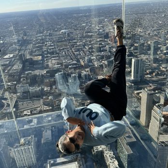 Willis Tower - Landmarks & Historical Buildings Near Me - Chicago, Illinois