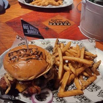 Ford's Garage Boynton Beach - Brisket bbq burger - Comfort Food Near Me - Boynton Beach, Florida Ford's Garage Boynton Beach - Brisket bbq burger - Comfort Food Near Me - Boynton Beach, Florida