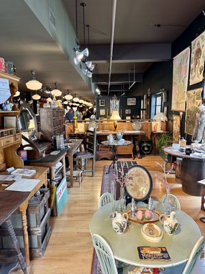 Tannersville Antique & Artisan Center by null