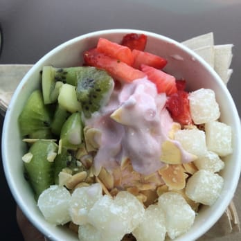 Pinkberry - My usually favorite: a medium pomegranate with strawberries, kiwi, mochi, and toasted almonds - Ice Cream & Frozen Yogurt Near Me - Torrance, California Pinkberry - My usually favorite: a medium pomegranate with strawberries, kiwi, mochi, and toasted almonds - Ice Cream & Frozen Yogurt Near Me - Torrance, California
