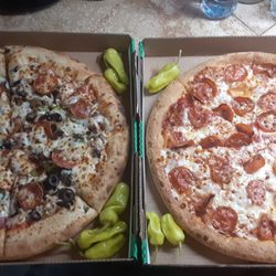 Papa Johns Pizza - Don't they look good??!!! They were delicious!