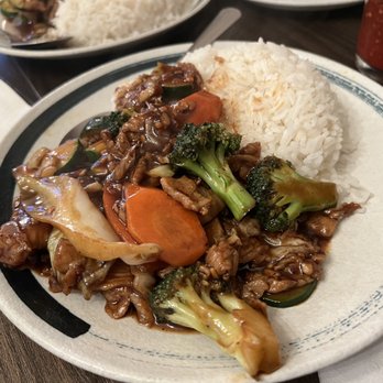 Chloe’s Kitchen - Spicy Garlic Chicken - Asian Fusion Near Me - Santa Cruz, California Chloe’s Kitchen - Spicy Garlic Chicken - Asian Fusion Near Me - Santa Cruz, California