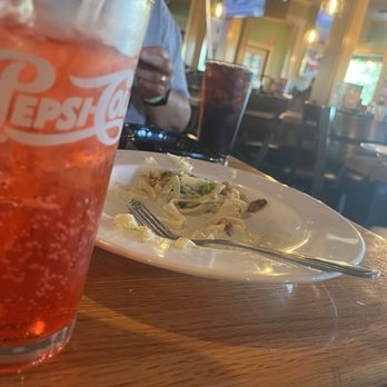 Applebee's Grill + Bar - The Shirley Temple and a diet Pepsi - Sports Bars Near Me - Petaluma, California