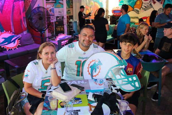 Grails Miami - Restaurant & Sports Bar by null