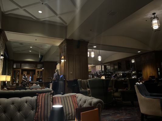 Mallard Lounge by null