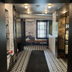 Entry hall looking nice