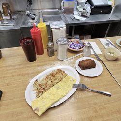 Tiffany's Original Diner - Ham & Cheese Omelet