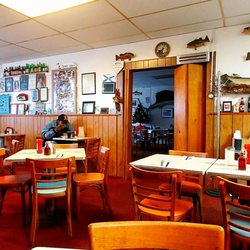 Scotty Simpson's Fish & Chips - Dining room