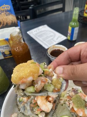Mariscos Los Cuates by null