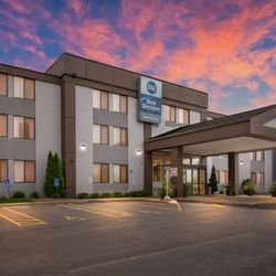 Best Western Waukesha Grand - Exterior