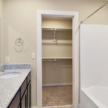 The Reserve at Chaffee Crossing Apartment Homes & Townhomes - Apartments Near Me - Fort Smith, Arkansas The Reserve at Chaffee Crossing Apartment Homes & Townhomes - Apartments Near Me - Fort Smith, Arkansas