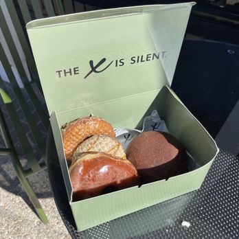 Deaux - Donuts Near Me - Redlands, California