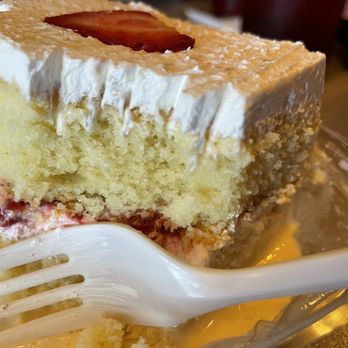 La Torta Loca - Tres Leches-Strawberry - Mexican Near Me - Florence, Kentucky