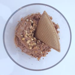 Sésamo - Mousse de praliné de avellanas y chocolate