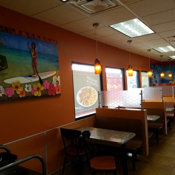 Jack in the Box - Inside the restaurant........... - Burgers Near Me - Honolulu, Hawaii