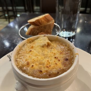 Flottes - Onion soup -- delicious - Brasseries Near Me - Paris, 75