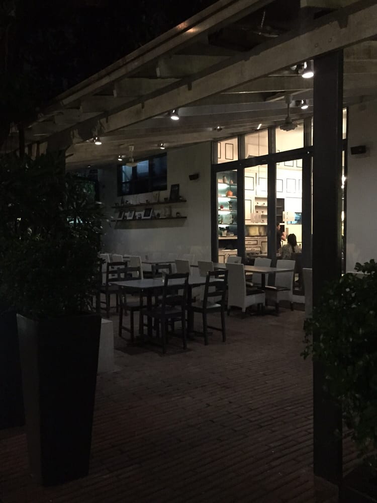 LOLA CAFE + BAR Updated October 2024 18 Photos & 10 Reviews 99