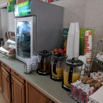 Quality Inn - Juice and yogurt at breakfast - Hotels Near Me - Santa Barbara, California Quality Inn - Juice and yogurt at breakfast - Hotels Near Me - Santa Barbara, California