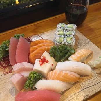 Momo Sushi - Merlot with with the sushi and sashimi platter - Japanese Near Me - Minneapolis, Minnesota
