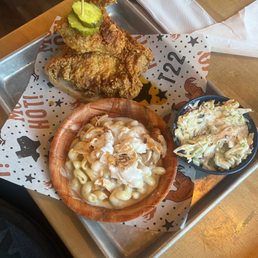 1/4 White with Cole slaw and dirty Mac n cheese 1/4 White with Cole slaw and dirty Mac n cheese