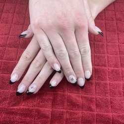 V - Star Nails - Black French tip
