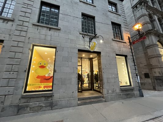 Rue St-Paul Ouest by null