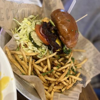 Blast 825 Brewery - Pepper jack BCA Burger - Brewpubs Near Me - Orcutt, California