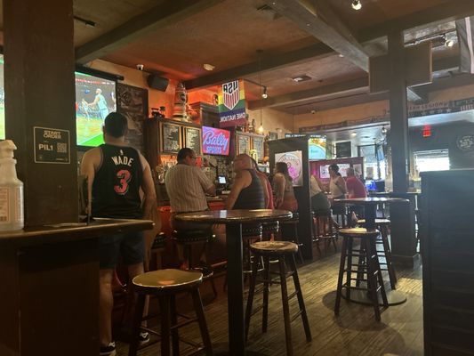 Mickey Byrne's Irish Pub & Restaurant by null