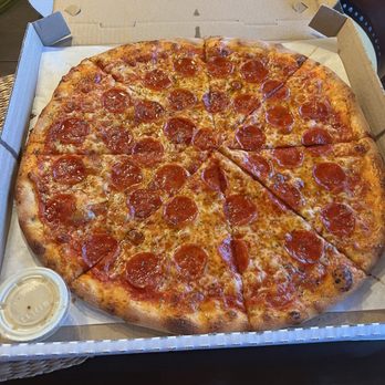 Headies Pizza & Pour - Pepperoni pizza with hot honey - Pizza Near Me - Trinidad, California Headies Pizza & Pour - Pepperoni pizza with hot honey - Pizza Near Me - Trinidad, California