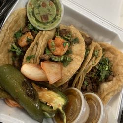 Tacos Los Primos - Steak shrimp tacos
