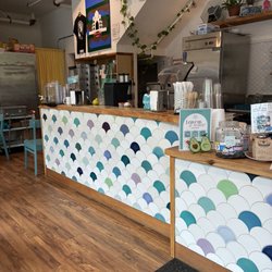 Best Friend Juice Bar & Cafe - Interior