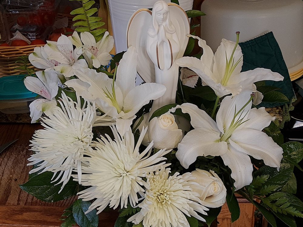 WILD FLOWER DESIGN Updated September 2024 18 Photos 301 Maple Grove Ct, Stevens Point