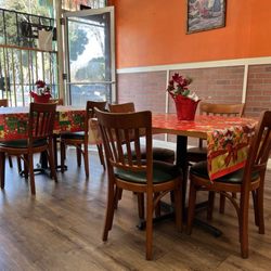 Tacos y Hamburguesas Toluco Restaurant