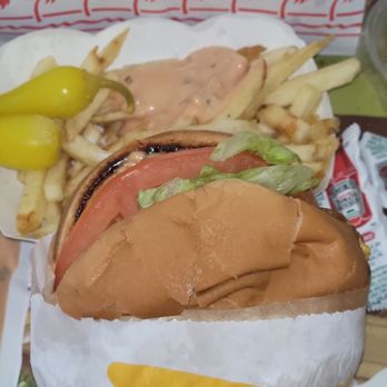 In-N-Out Burger - Cheeseburger w/fries - Burgers Near Me - Inglewood, California In-N-Out Burger - Cheeseburger w/fries - Burgers Near Me - Inglewood, California