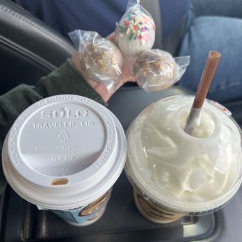 Ziggi's Coffee - Iced Fireside Carmel Hot Caramel Macchiato - Coffee & Tea Near Me - Katy, Texas