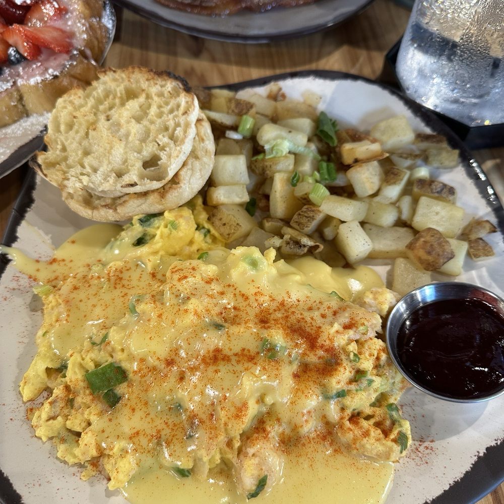 Egg Harbor Cafe - Lobster omelet - Breakfast & Brunch Near Me - Evanston, Illinois Egg Harbor Cafe - Lobster omelet - Breakfast & Brunch Near Me - Evanston, Illinois
