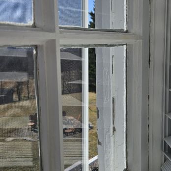 Smith's Screen & Glass - Screen not secured - Glass & Mirrors Near Me - Culpeper, Virginia Smith's Screen & Glass - Screen not secured - Glass & Mirrors Near Me - Culpeper, Virginia