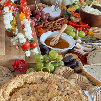 She Serves - skewers, honey, mozzarella, sweet pie, pretzels, grapes, oreos, brie and more... - Caterers Near Me She Serves - skewers, honey, mozzarella, sweet pie, pretzels, grapes, oreos, brie and more... - Caterers Near Me