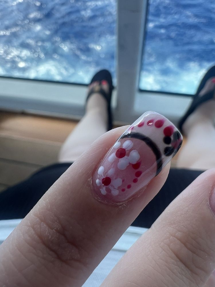 Tips & Toes Nail Salon Image