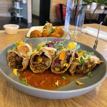 Casa Yari - Vegan empanadas with stew shredded hearts of palm. Delicious - Latin American Near Me - Chicago, Illinois Casa Yari - Vegan empanadas with stew shredded hearts of palm. Delicious - Latin American Near Me - Chicago, Illinois